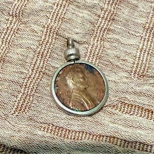 Vintage Coin Pendant Necklace1973 penny pendant
